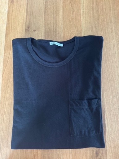 Zdjęcie oferty: T-shirt ZARA czarny z kieszonką XL