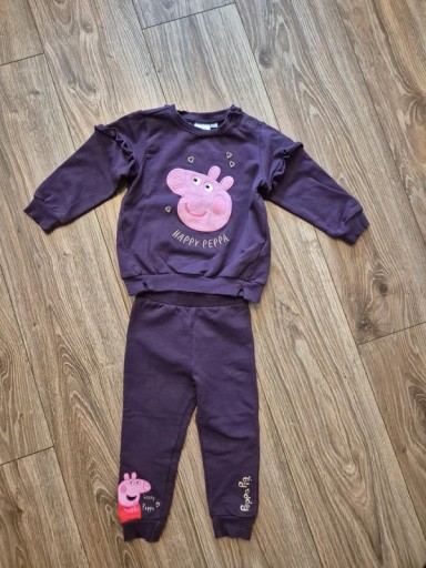 Zdjęcie oferty: Dres Peppa Pig r.80/86