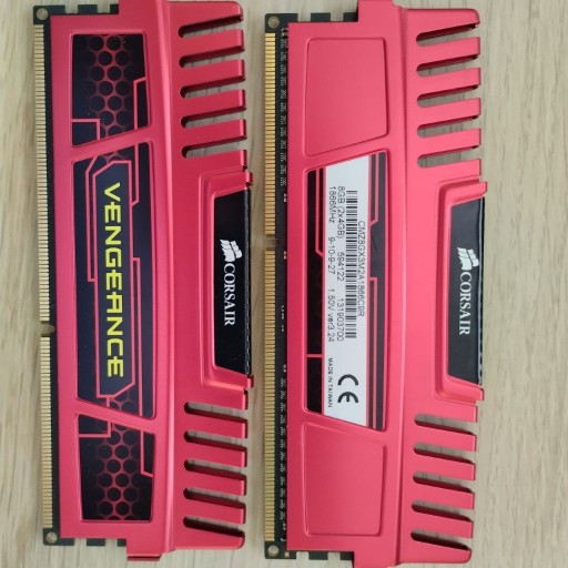 Zdjęcie oferty: Pamięć RAM DDR3 Corsair 8 GB 