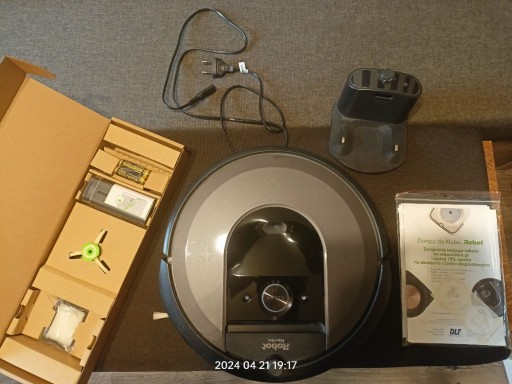 Zdjęcie oferty: Robot sprzątający iRobot Roomba i7 czarny