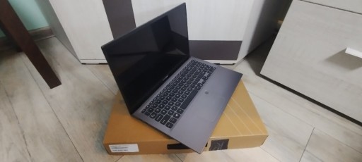 Zdjęcie oferty: Laptop Asus VivoBook