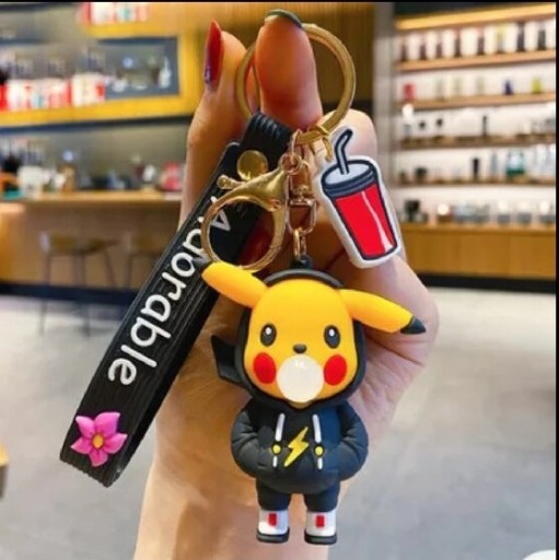 Zdjęcie oferty: BRELOK DO KLUCZY PLECAKA PIKACHU CZARNY