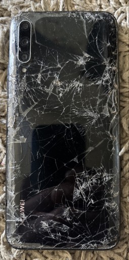 Zdjęcie oferty: Telefon uszkodzony na części lub do naprawy