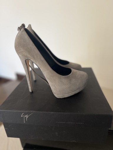 Zdjęcie oferty: Szpilki Giuseppe Zanotti, szare, 37