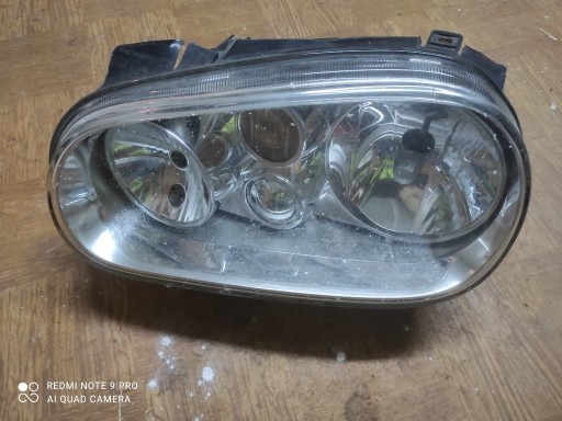 Zdjęcie oferty: Lampa przód golf 4