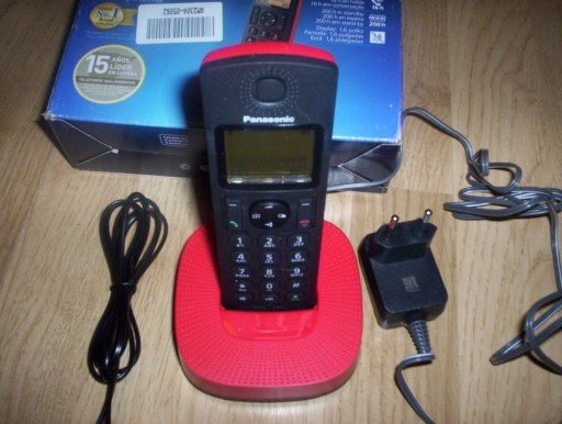 Zdjęcie oferty: Telefon stacjonarny bezprzewod Panasonic KX-TGC310