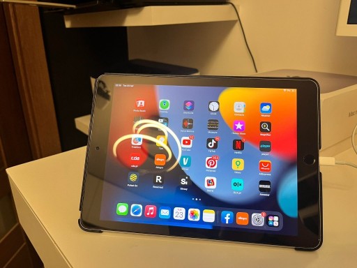 Zdjęcie oferty: Tablet Apple iPad pro a1674 9.7" 2/32GB