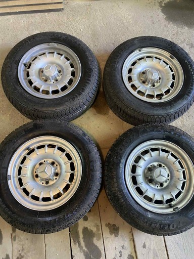 Zdjęcie oferty: Felgi baroki z oponami r107, w123, sl