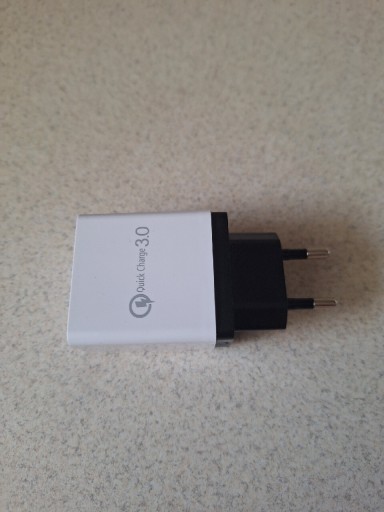 Zdjęcie oferty: Ładowarka USB do telefonu 3 porty