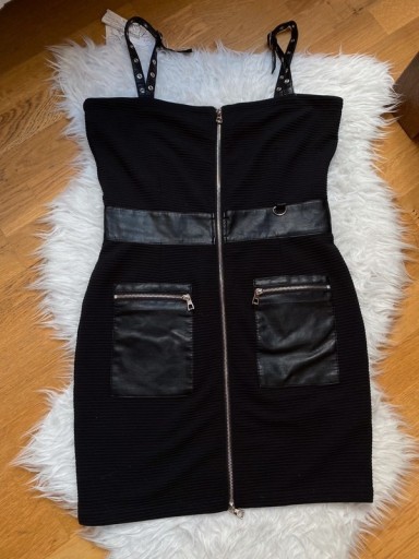 Zdjęcie oferty: czarna sukienka na ramiączkach rockowa rozmiar XL