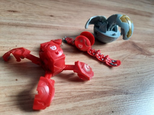 Zdjęcie oferty: Stare figurki Bakugan