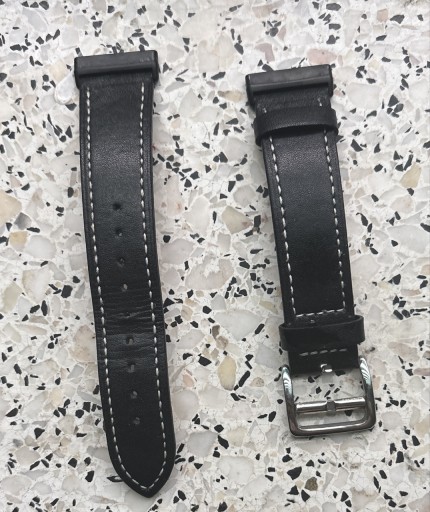 Zdjęcie oferty: Pasek skórzany do zegarka GOOGLE Fitbit Versa 4 lub 3