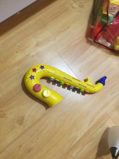 Zdjęcie oferty: Saksofon -zabawka dla dzieci.