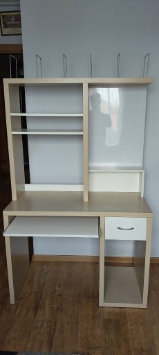 Zdjęcie oferty: Biurko pod komputer z tablicą magnetyczną