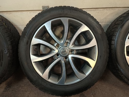 Zdjęcie oferty: Felgi nissan  z oponami zimowymi 215/55/17