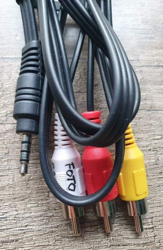 Zdjęcie oferty: Kabel Mini Jack 3,5 mm 4PIN - 3x RCA Cinch 1673 1m