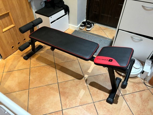 Zdjęcie oferty: Ławeczka do ćwiczeń DOMYOS BENCH 500, składana