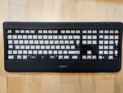 Zdjęcie oferty: Klawiatura Logitech k800 uszkodzona