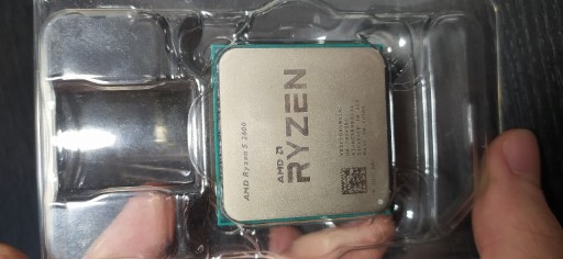 Zdjęcie oferty: Procesor AMD Ryzen 5 2600 + chłodzenie