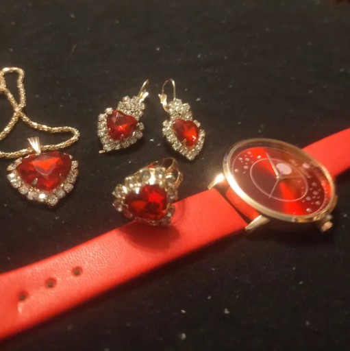 Zdjęcie oferty: Rubinowo złoty zegarek kwarcowy damski +biżuteria 