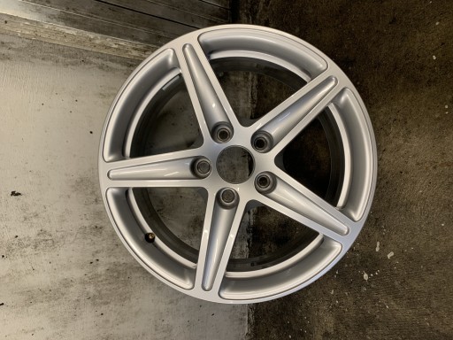 Zdjęcie oferty: Felga Audi A4 b9 16” 5x112