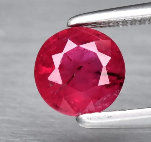 Zdjęcie oferty: Naturalny Rubin 0,67ct 5,2mm Afryka 