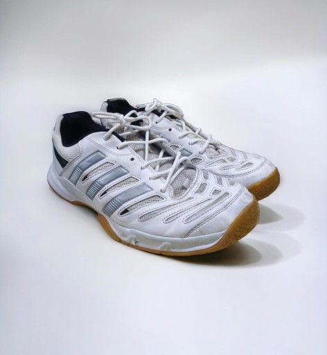 Zdjęcie oferty: buty sportowe na halę adidas halówki classic  41