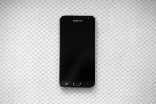 Zdjęcie oferty: Samsung Galaxy J3 6 (SM-J320FN) Czarny