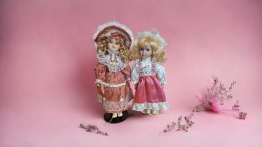 Zdjęcie oferty: Dwie lalki porcelanowe 40 cm 