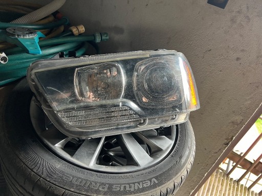 Zdjęcie oferty: Lampy przednie Dodge Charger 11-14 Xenon Ori