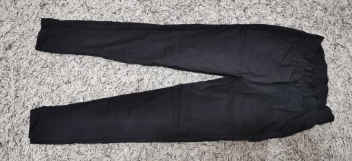 Zdjęcie oferty: Spodnie eleganckie czarne (uciągliwy materiał) 