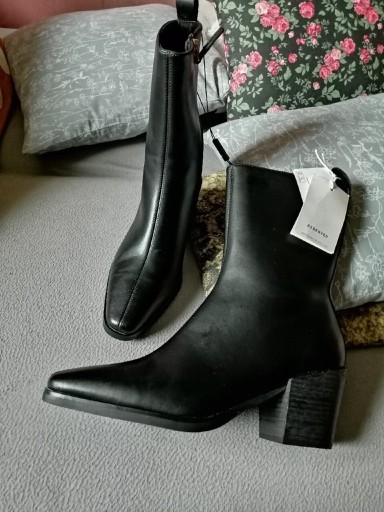 Zdjęcie oferty: buty botki na obcasie Reserved Premium SKÓRA NATUR