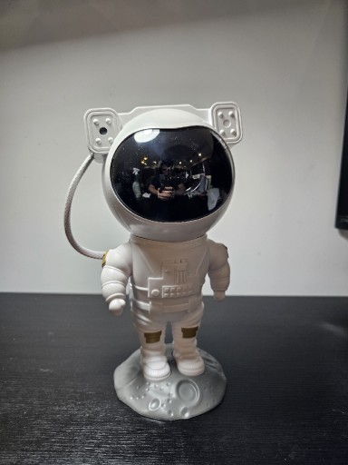 Zdjęcie oferty: Projektor astronauta