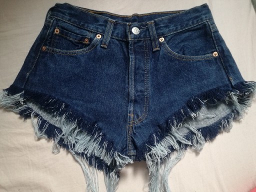 Zdjęcie oferty: Levi's 501 spodenki poszarpane wysoki stan XS 