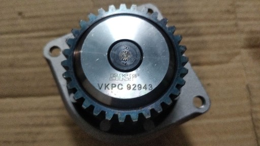 Zdjęcie oferty: Pompa Wody Nissan VQ35DE SKF VKPC 92943