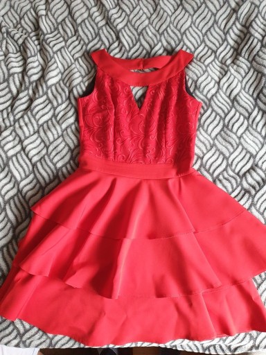 Zdjęcie oferty: Rozkloszowana czerwona sukienka na wesele