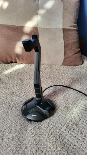 Zdjęcie oferty: Sharkoon X-Rest 7.1 zewnętrzna karta dźwiękowa i stand na słuchawki