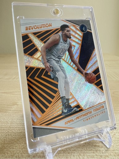 Zdjęcie oferty: 2018/19 Panini Revolution Karl Anthony Towns 