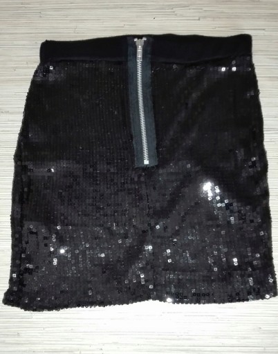 Zdjęcie oferty: Piękna czarna mini z cekinów zamek r. 34 XS LOOK