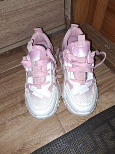 Zdjęcie oferty: Sprzedam adidasy