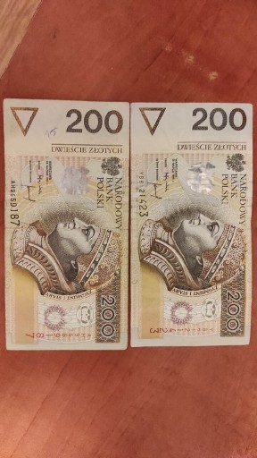 Zdjęcie oferty: Sprzedam banknoty  200 zł 1994 r