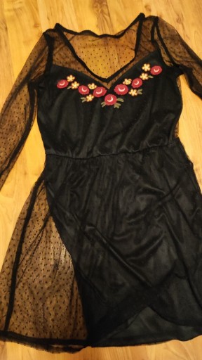 Zdjęcie oferty: Sukienka koronkowa czarna rozm xs