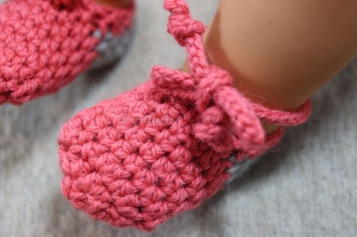 Zdjęcie oferty: Wiązane buciki dla niemowląt malinowe skarpetki