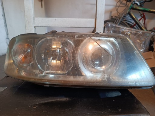 Zdjęcie oferty: Reflektorów lampa Xenon Audi a3 8l lewym 