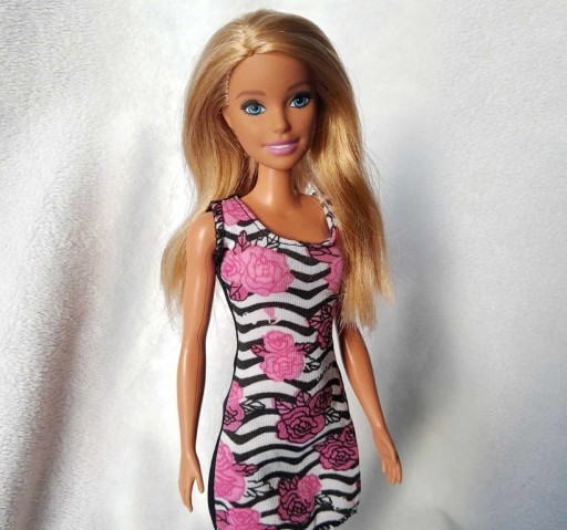 Zdjęcie oferty: Lalka Barbie Mattel blondynka millie w sukience