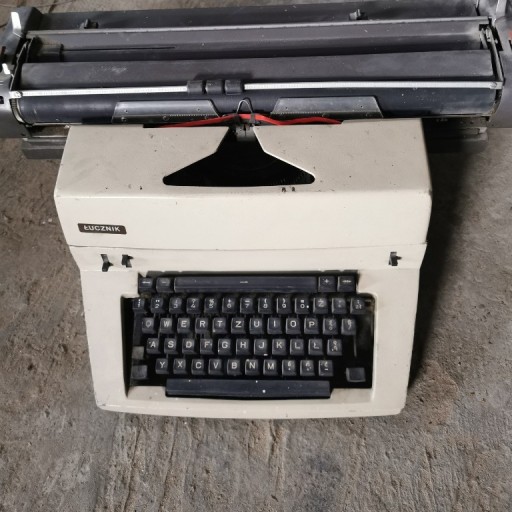 Zdjęcie oferty: maszyna do pisania Łucznik