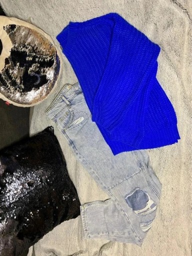 Zdjęcie oferty: Chabrowy sweter granatowy niebieski ciepły oversiz