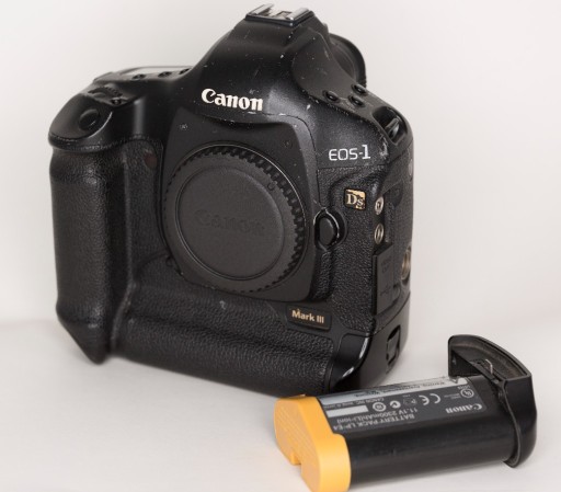 Zdjęcie oferty: Canon 1Ds Mark III przebieg ~175000 + oryg bateria