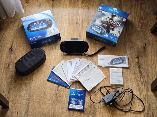 Zdjęcie oferty: Zestaw Playstation Vita Oled - PL Dystrybucja Box, stan kolekcjonerski