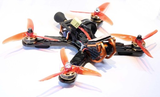 Zdjęcie oferty: Dron FPV freestyle Chameleon 220 5 cali 4S